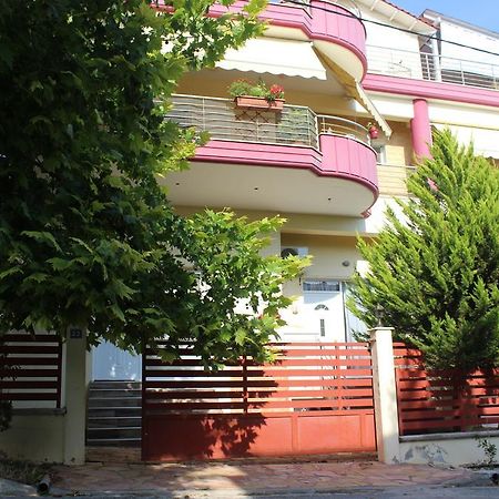 K&V Apartments 네아 미카니오나 외부 사진