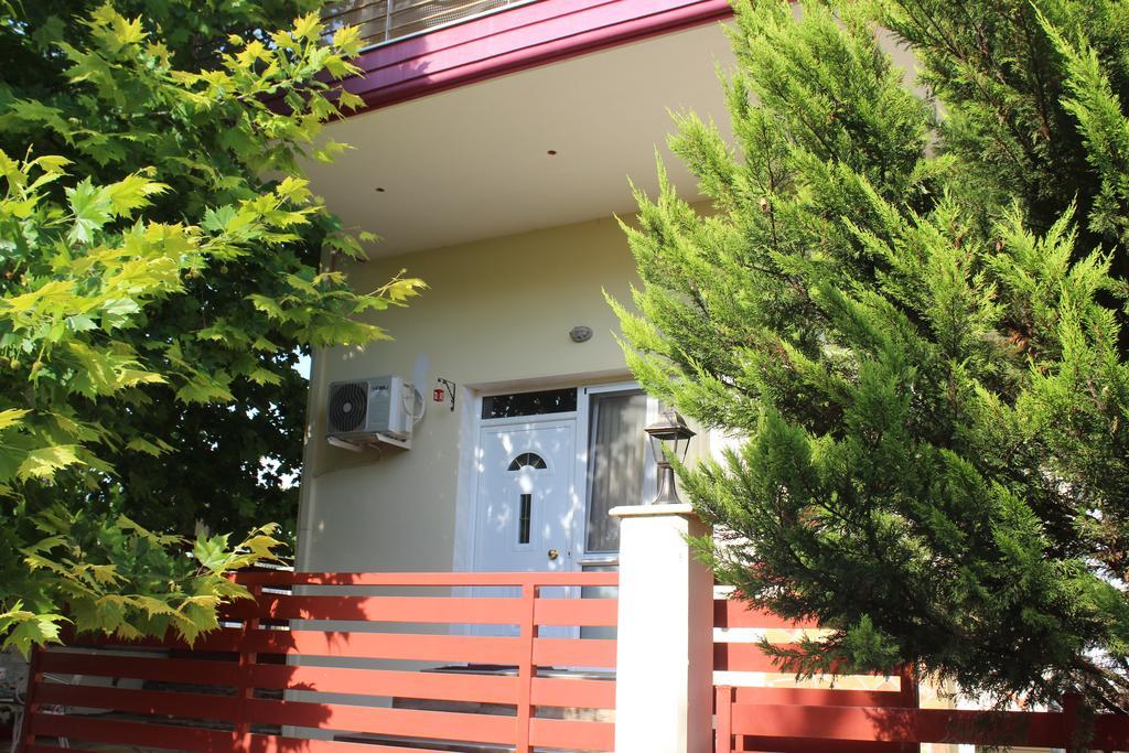 K&V Apartments 네아 미카니오나 외부 사진